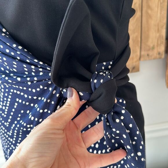 Diane Von Furstenberg Size 4 Dhalia Batik Midnight Faux Wrap Side-Tie Dress Silk - Picture 8 of 16